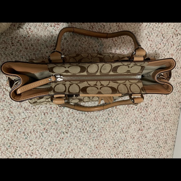 Authentic Coach purse - Picture 6 of 7